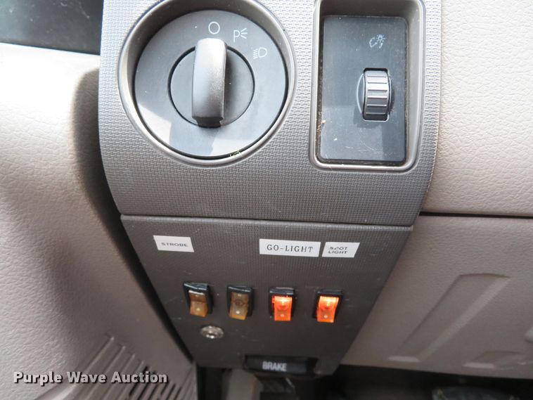 image for item DI2200 2009 Ford F350 Super Duty XL  SuperCab utility bed pickup truck