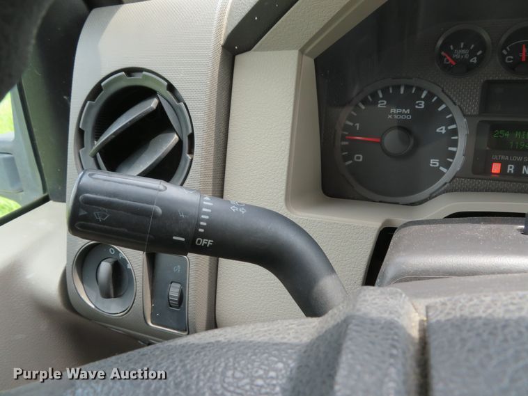 image for item DI2200 2009 Ford F350 Super Duty XL  SuperCab utility bed pickup truck