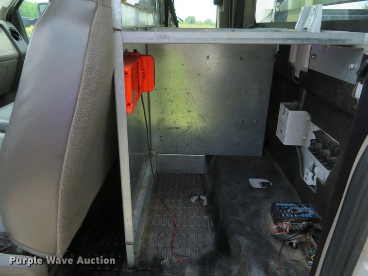 image for item DI2200 2009 Ford F350 Super Duty XL  SuperCab utility bed pickup truck