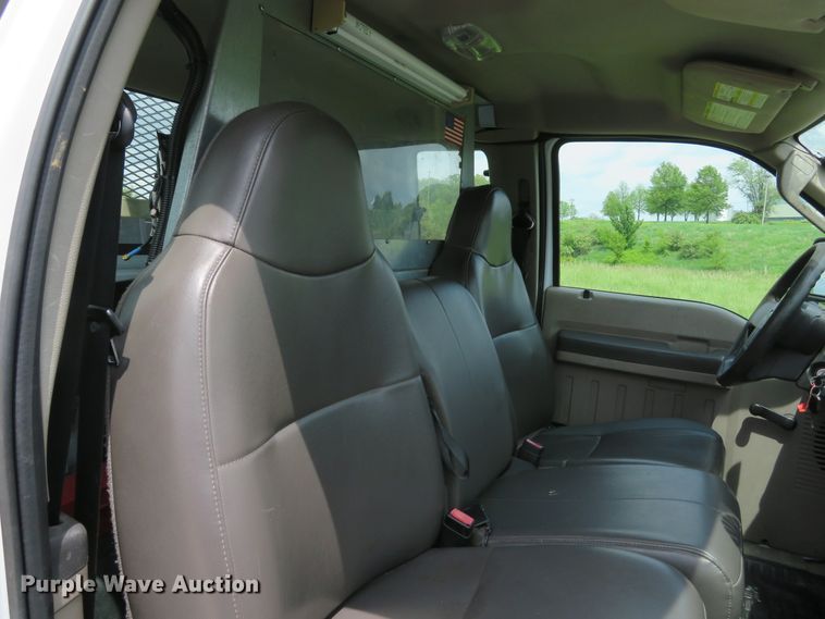 image for item DI2200 2009 Ford F350 Super Duty XL  SuperCab utility bed pickup truck