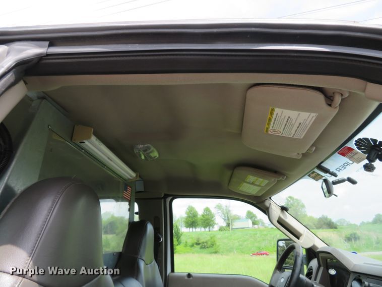 image for item DI2200 2009 Ford F350 Super Duty XL  SuperCab utility bed pickup truck