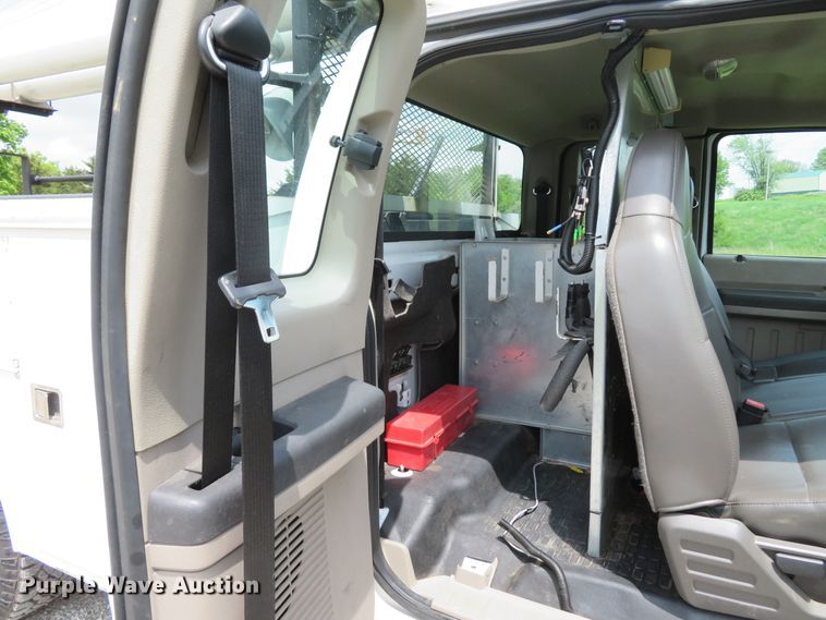 image for item DI2200 2009 Ford F350 Super Duty XL  SuperCab utility bed pickup truck