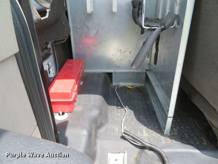 image for item DI2200 2009 Ford F350 Super Duty XL  SuperCab utility bed pickup truck