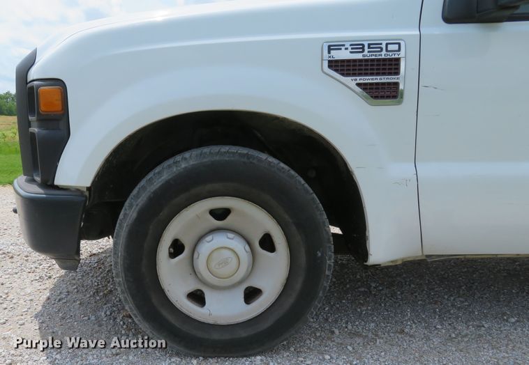 image for item DI2200 2009 Ford F350 Super Duty XL  SuperCab utility bed pickup truck
