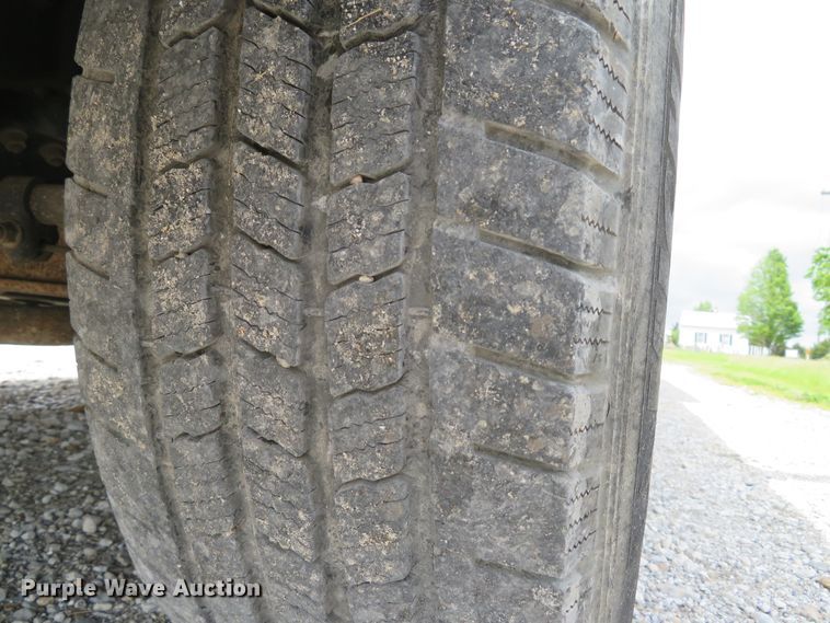 image for item DI2200 2009 Ford F350 Super Duty XL  SuperCab utility bed pickup truck