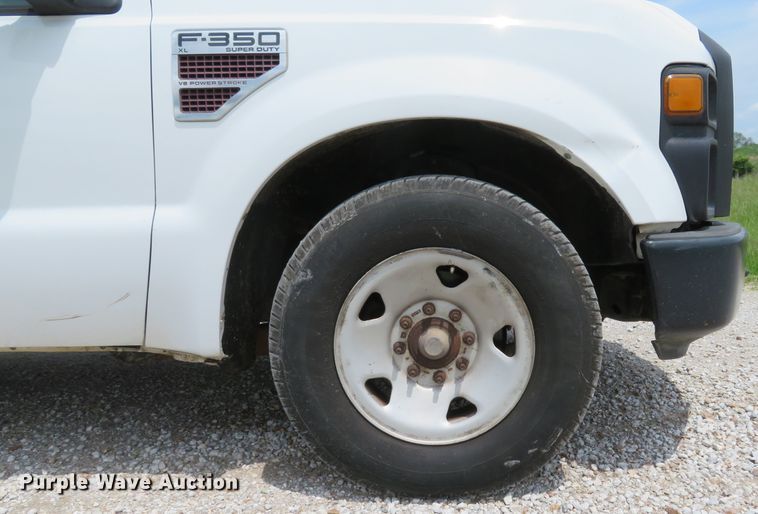 image for item DI2200 2009 Ford F350 Super Duty XL  SuperCab utility bed pickup truck