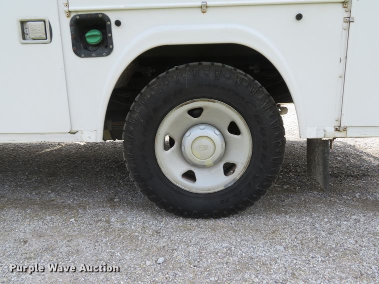 image for item DI2200 2009 Ford F350 Super Duty XL  SuperCab utility bed pickup truck