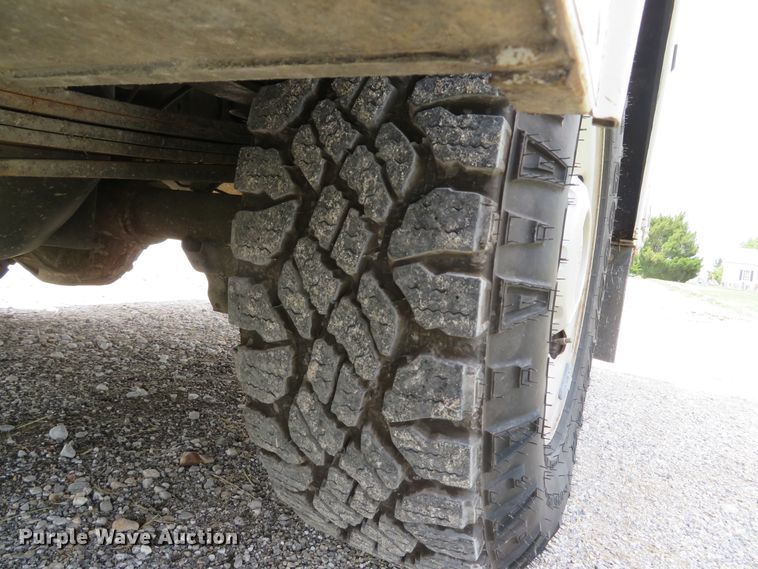 image for item DI2200 2009 Ford F350 Super Duty XL  SuperCab utility bed pickup truck