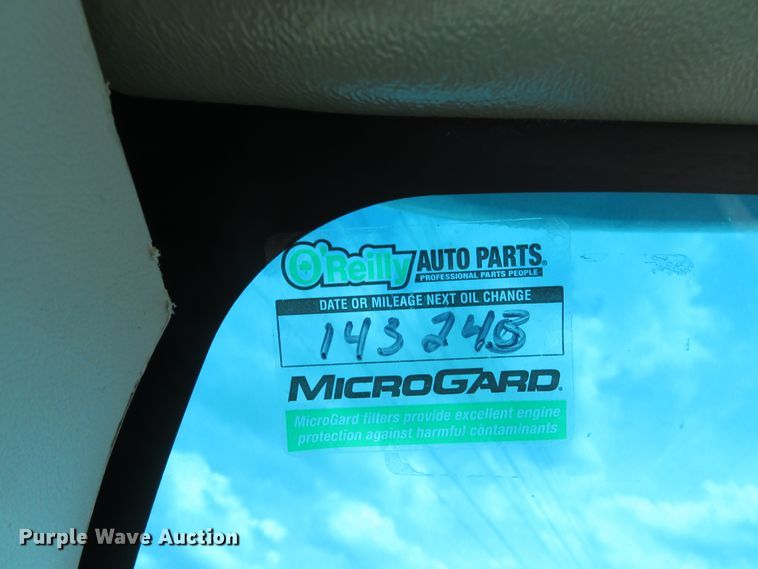 image for item DI2202 2006 Ford E350 Super Duty  shuttle bus