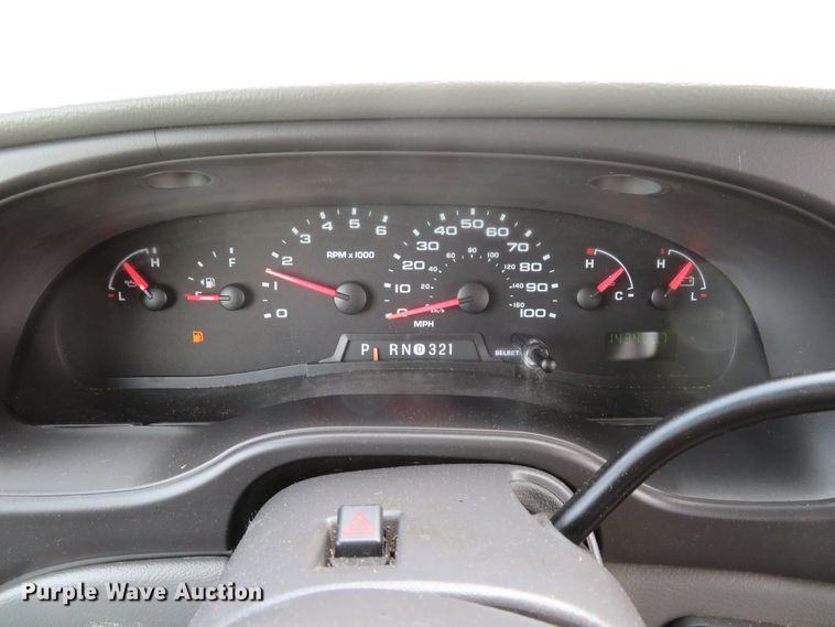 image for item DI2202 2006 Ford E350 Super Duty  shuttle bus