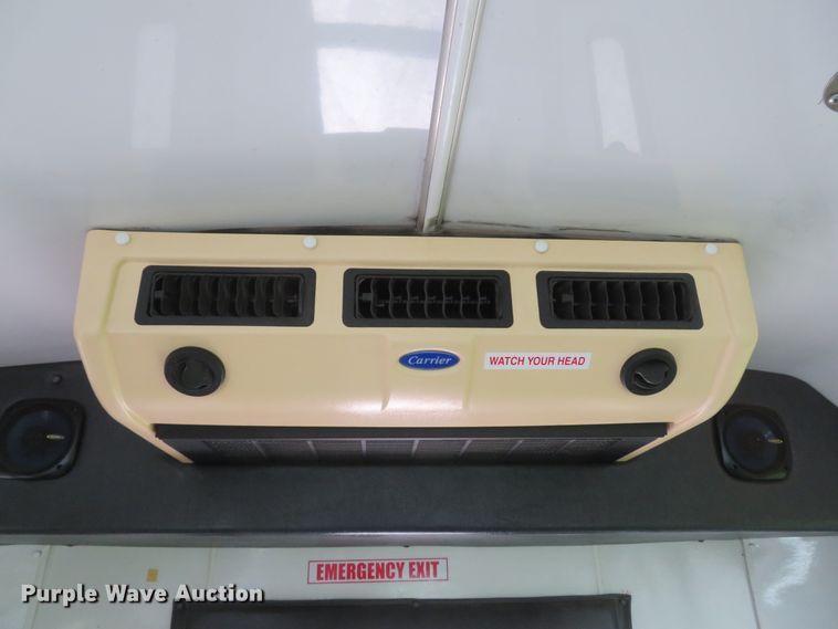 image for item DI2202 2006 Ford E350 Super Duty  shuttle bus