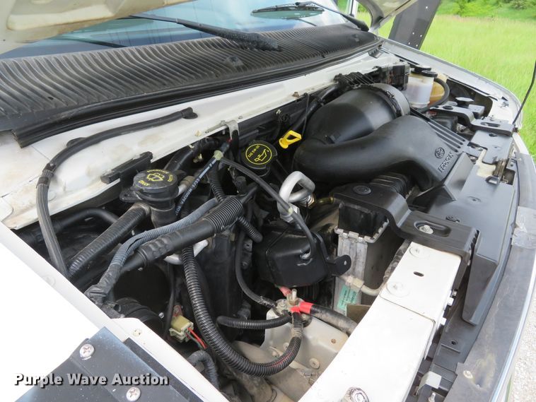 image for item DI2202 2006 Ford E350 Super Duty  shuttle bus