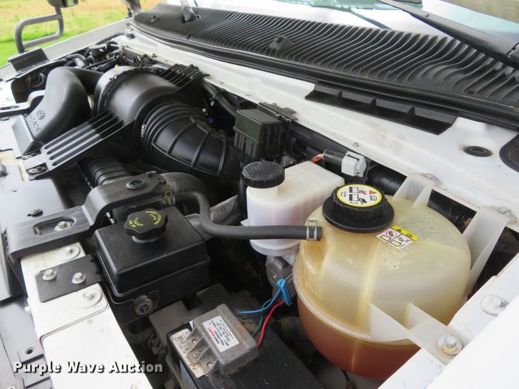 image for item DI2202 2006 Ford E350 Super Duty  shuttle bus