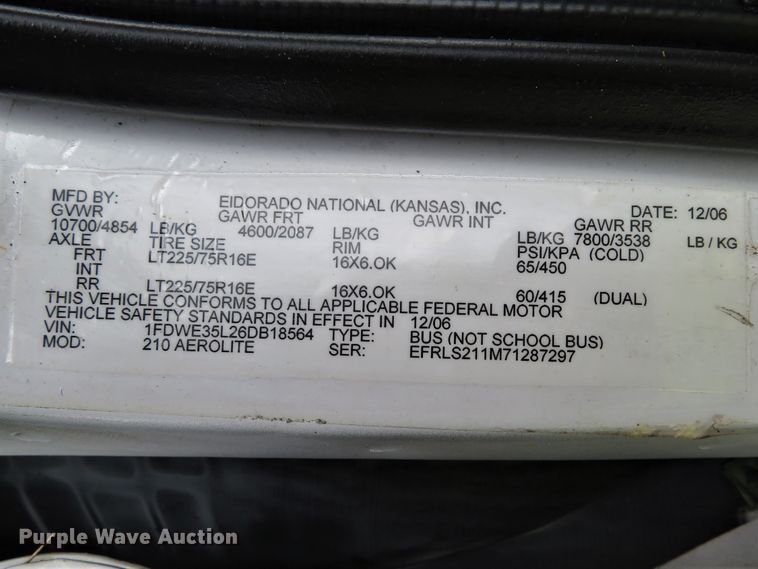 image for item DI2202 2006 Ford E350 Super Duty  shuttle bus