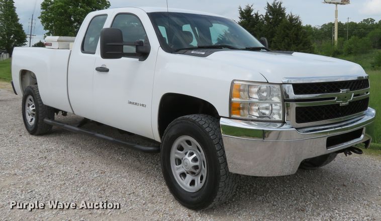 image for item DI2203 2013 Chevrolet Silverado 3500HD  Ext. Cab pickup truck