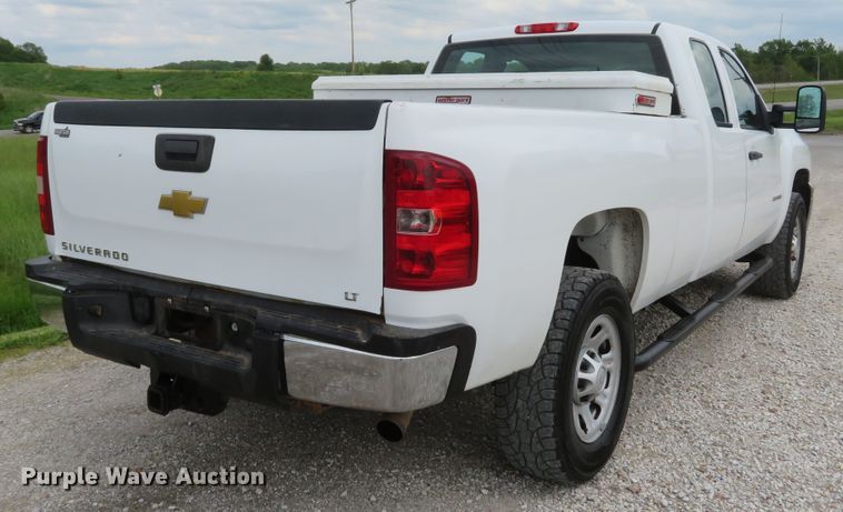 image for item DI2203 2013 Chevrolet Silverado 3500HD  Ext. Cab pickup truck
