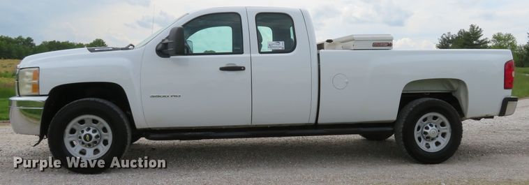 image for item DI2203 2013 Chevrolet Silverado 3500HD  Ext. Cab pickup truck