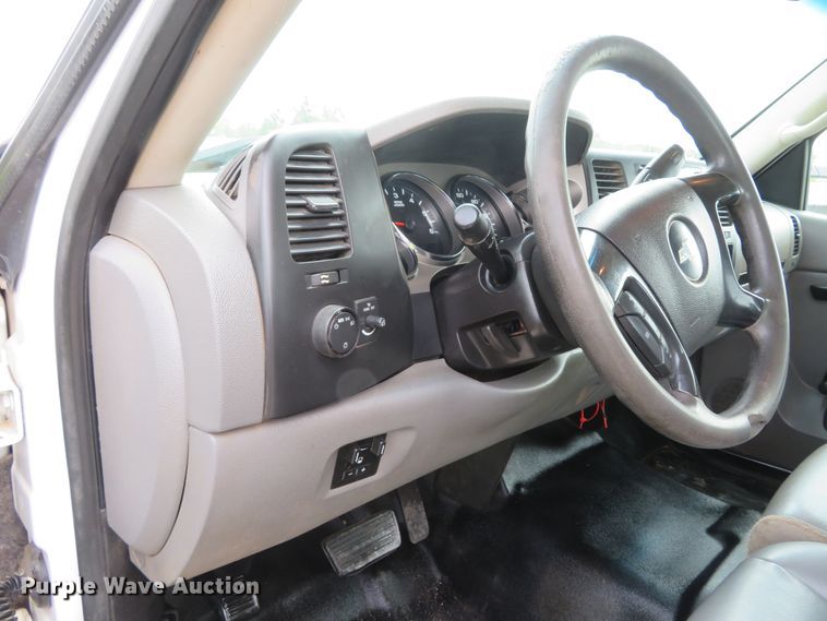 image for item DI2203 2013 Chevrolet Silverado 3500HD  Ext. Cab pickup truck