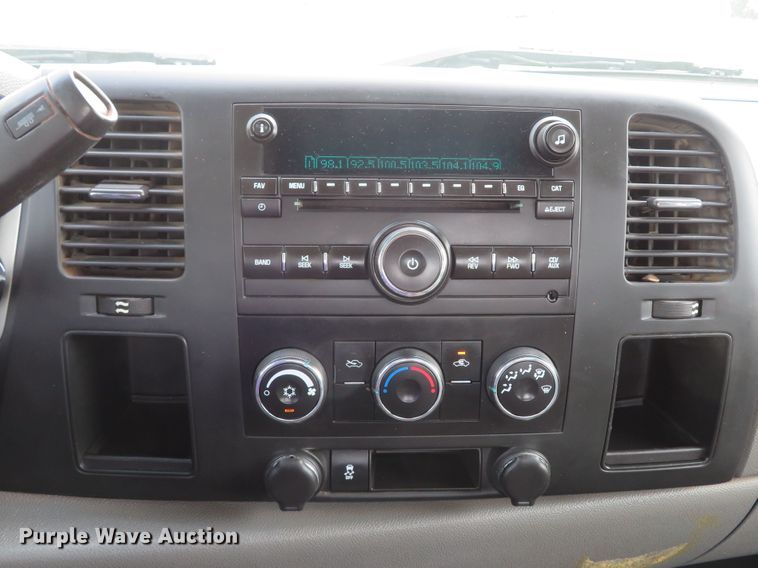 image for item DI2203 2013 Chevrolet Silverado 3500HD  Ext. Cab pickup truck