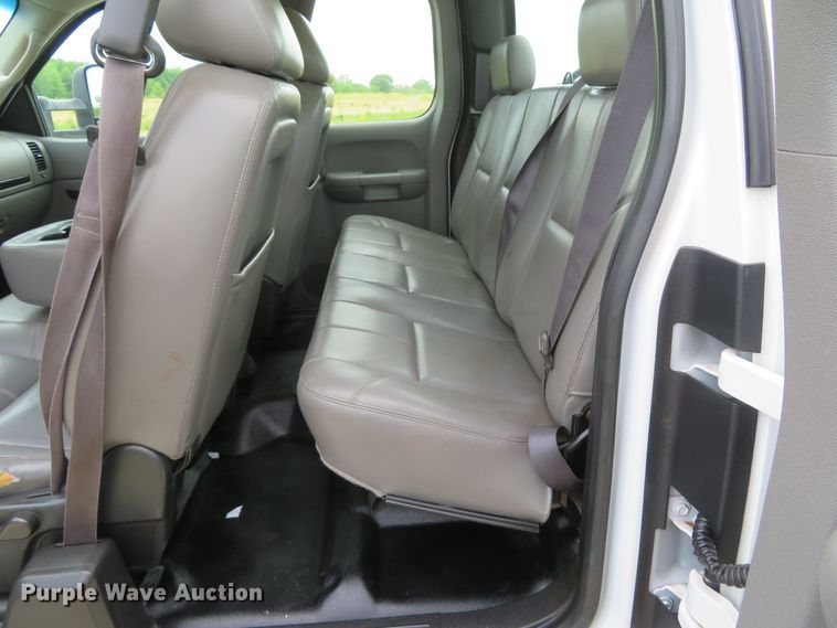 image for item DI2203 2013 Chevrolet Silverado 3500HD  Ext. Cab pickup truck