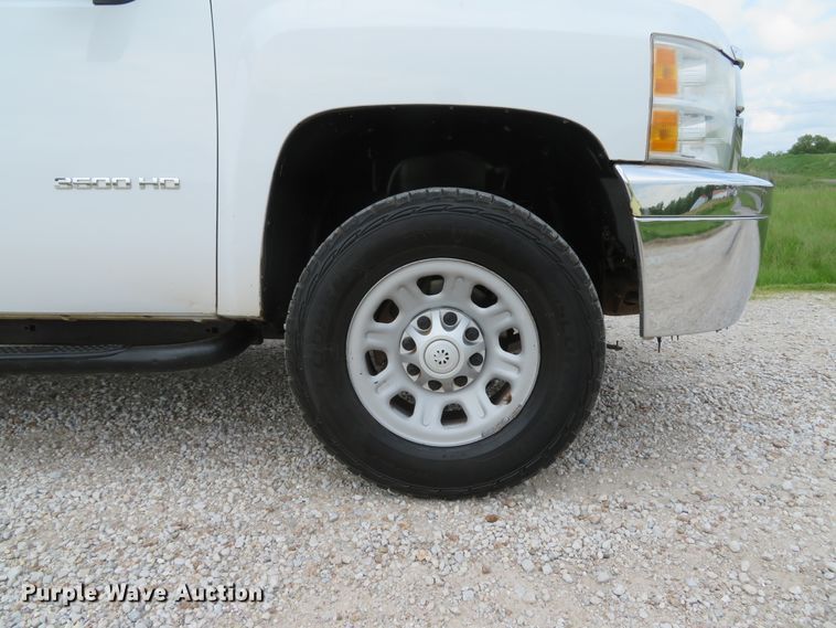 image for item DI2203 2013 Chevrolet Silverado 3500HD  Ext. Cab pickup truck