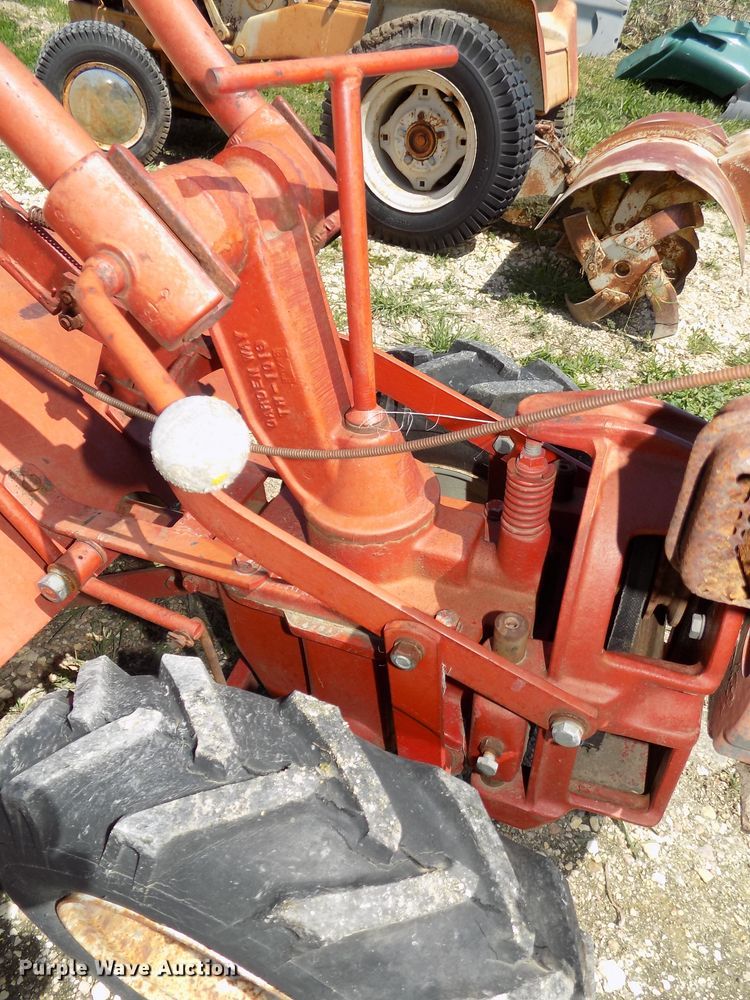 image for item DO9353 Lawn and garden equipment