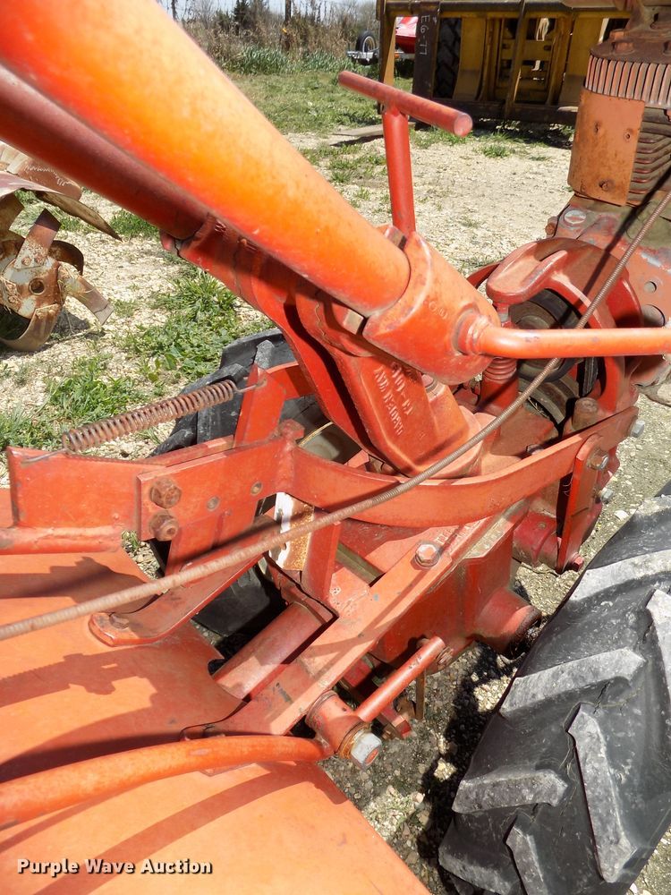 image for item DO9353 Lawn and garden equipment