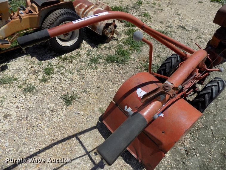 image for item DO9353 Lawn and garden equipment