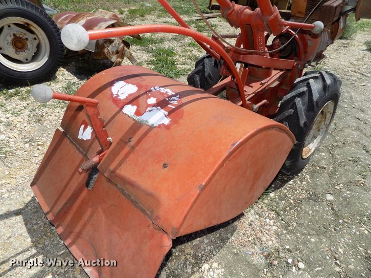 image for item DO9353 Lawn and garden equipment