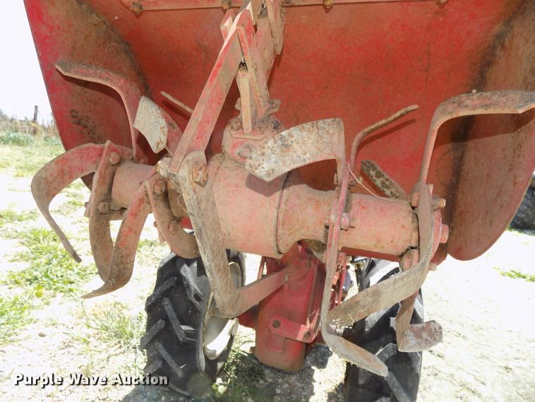 image for item DO9353 Lawn and garden equipment