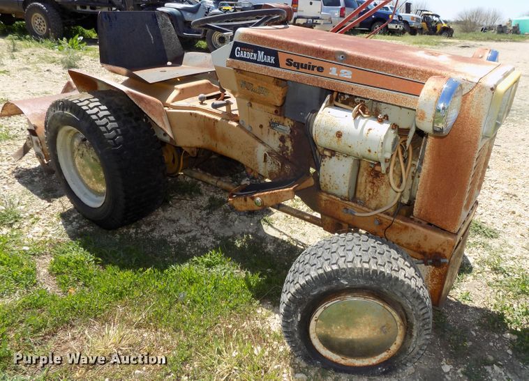 image for item DO9353 Lawn and garden equipment