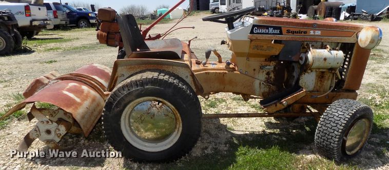 image for item DO9353 Lawn and garden equipment