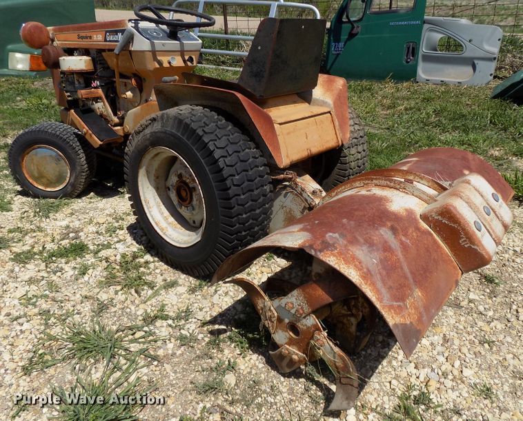 image for item DO9353 Lawn and garden equipment