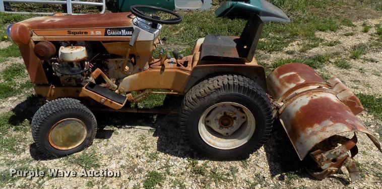 image for item DO9353 Lawn and garden equipment