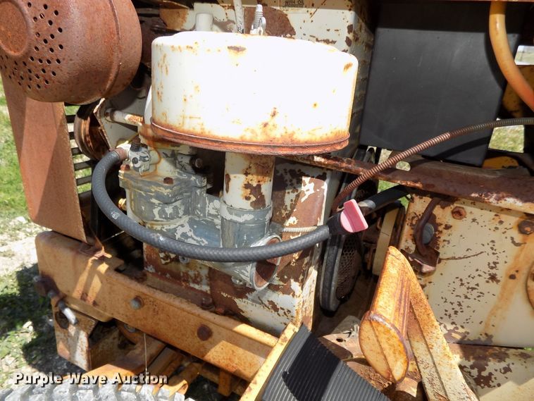 image for item DO9353 Lawn and garden equipment