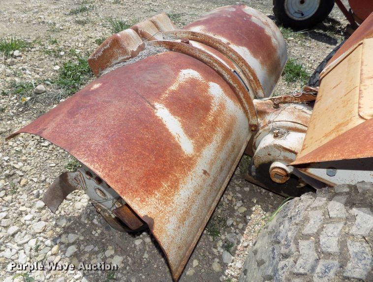 image for item DO9353 Lawn and garden equipment