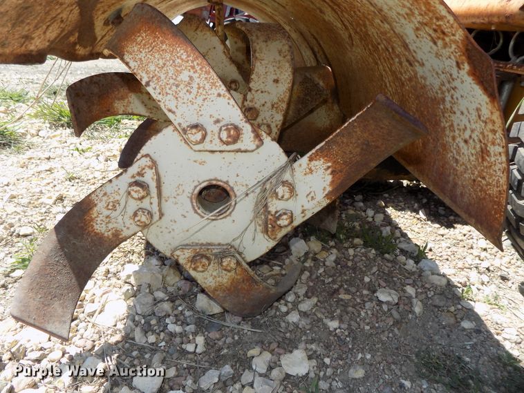 image for item DO9353 Lawn and garden equipment