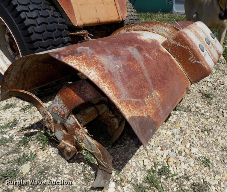 image for item DO9353 Lawn and garden equipment