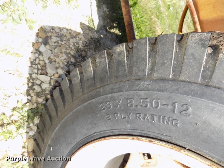 image for item DO9353 Lawn and garden equipment