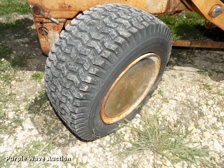 image for item DO9353 Lawn and garden equipment