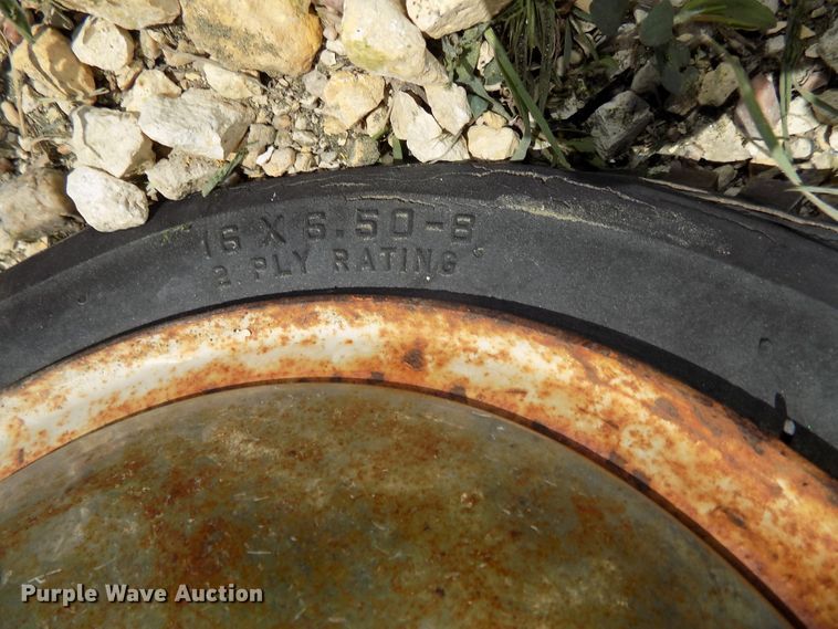 image for item DO9353 Lawn and garden equipment