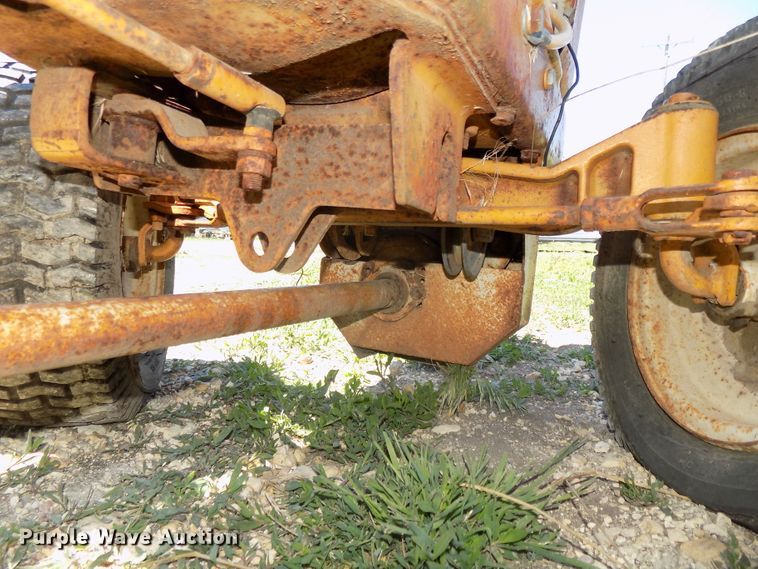 image for item DO9353 Lawn and garden equipment