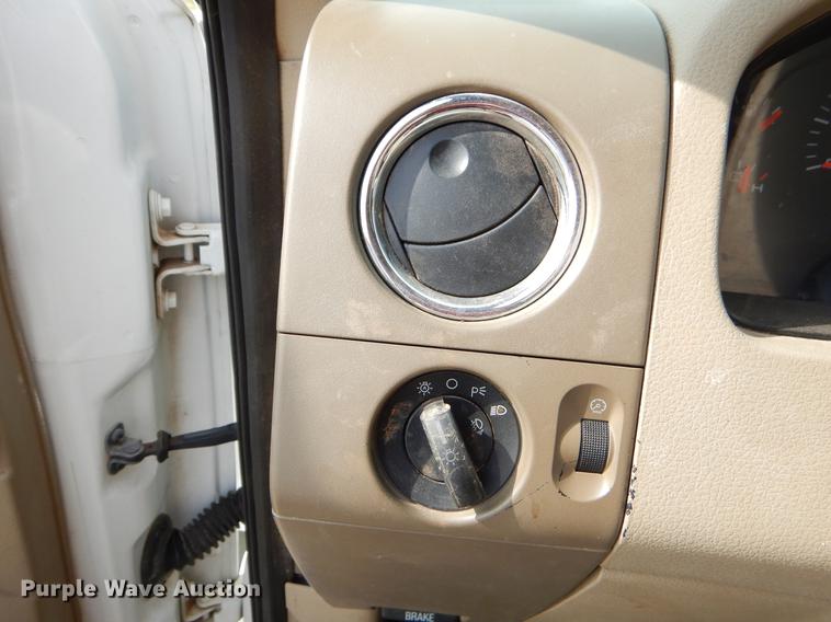 image for item EZ9868 2004 Ford F150 SuperCrew pickup truck