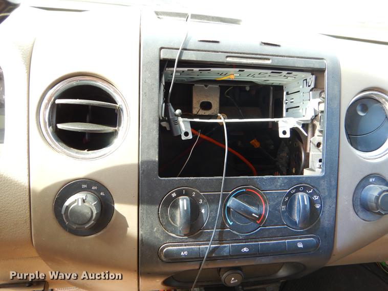 image for item EZ9868 2004 Ford F150 SuperCrew pickup truck