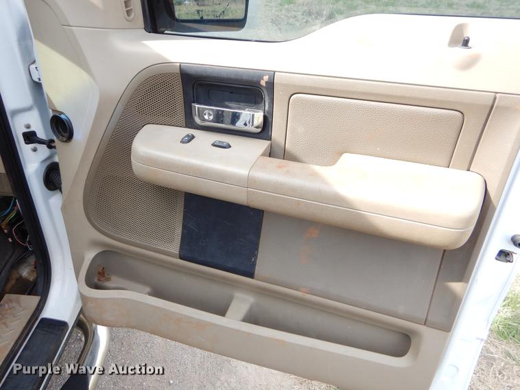 image for item EZ9868 2004 Ford F150 SuperCrew pickup truck