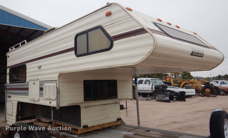 image for item FA9349 1990 Lance 900  slide-in camper