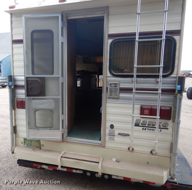 image for item FA9349 1990 Lance 900  slide-in camper