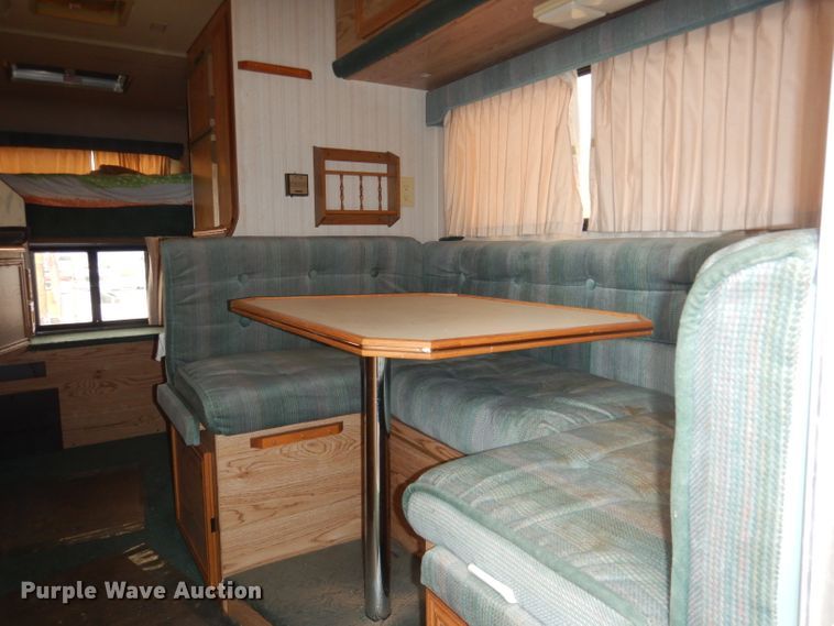 image for item FA9349 1990 Lance 900  slide-in camper