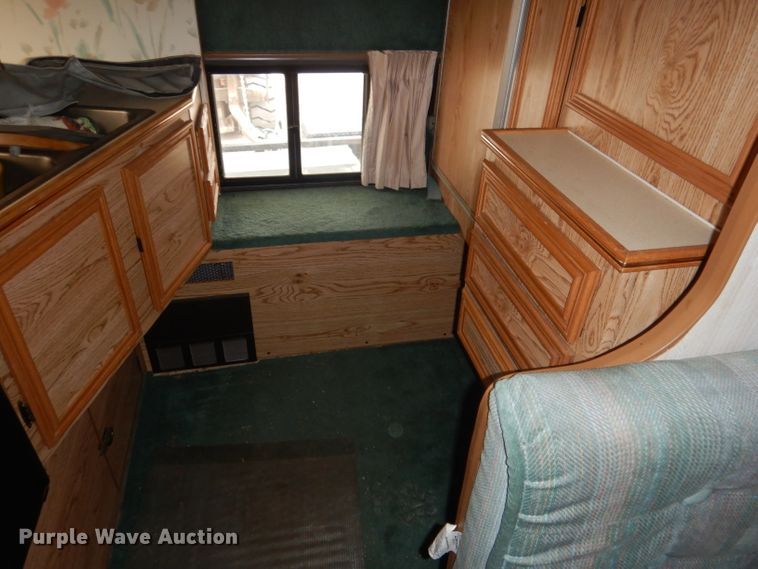 image for item FA9349 1990 Lance 900  slide-in camper