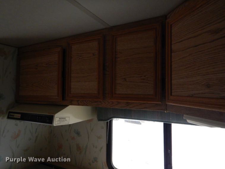 image for item FA9349 1990 Lance 900  slide-in camper